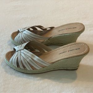 New York & Company size 9 tan & white wedges brand New !